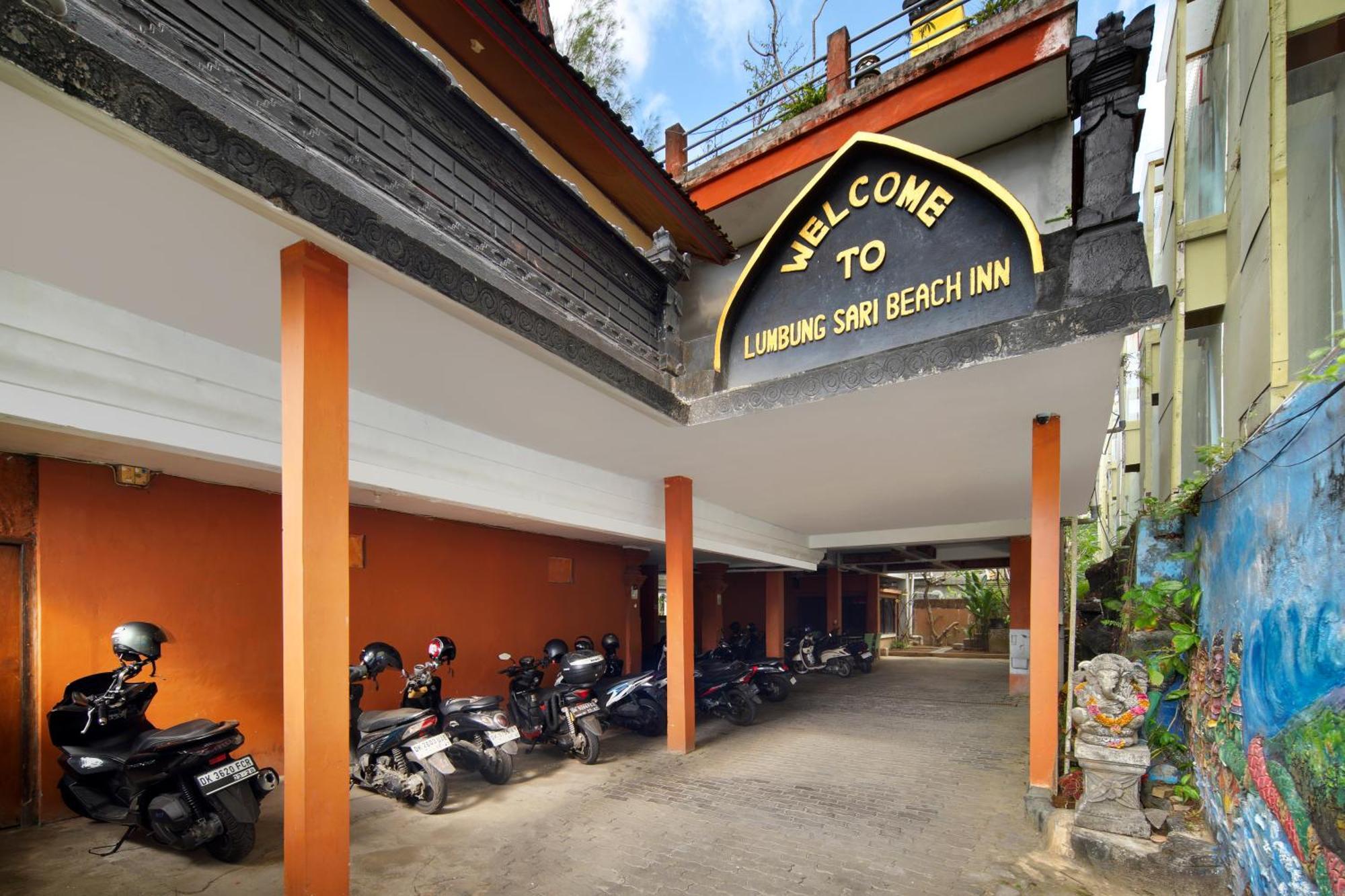 Hotel Lumbung Sari Legian 外观 照片